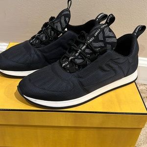 Authentic Fendi sneakers size 37 (7) woman